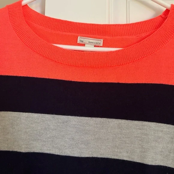 GAP Sweater - Picture 3 of 10